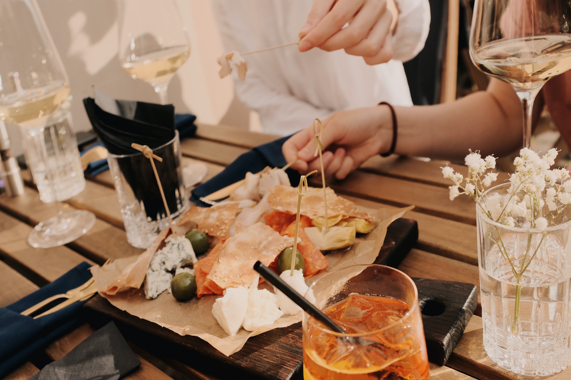Aperitivo a la italiana: los secretos para organizarlo a la perfección Aperitivo a la italiana: los secretos para organizarlo a la perfección